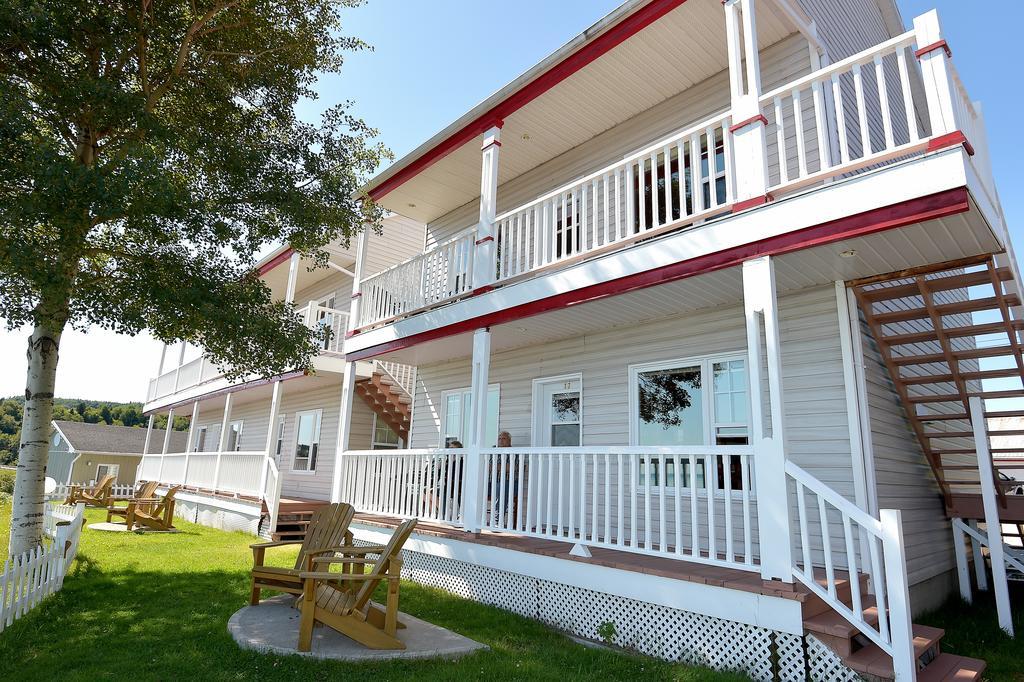 Motel Et Chalets Bo-Fleuve Evangeline Saint-Siméon Εξωτερικό φωτογραφία