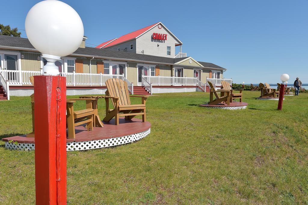 Motel Et Chalets Bo-Fleuve Evangeline Saint-Siméon Εξωτερικό φωτογραφία