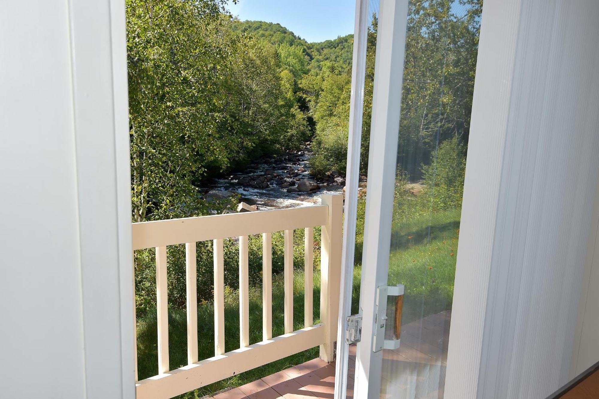 Motel Et Chalets Bo-Fleuve Evangeline Saint-Siméon Δωμάτιο φωτογραφία