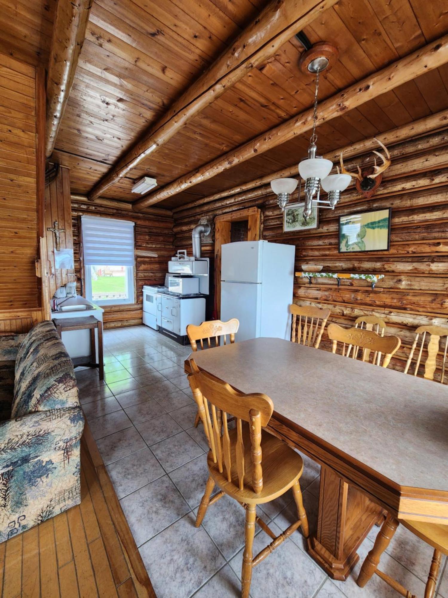 Motel Et Chalets Bo-Fleuve Evangeline Saint-Siméon Εξωτερικό φωτογραφία