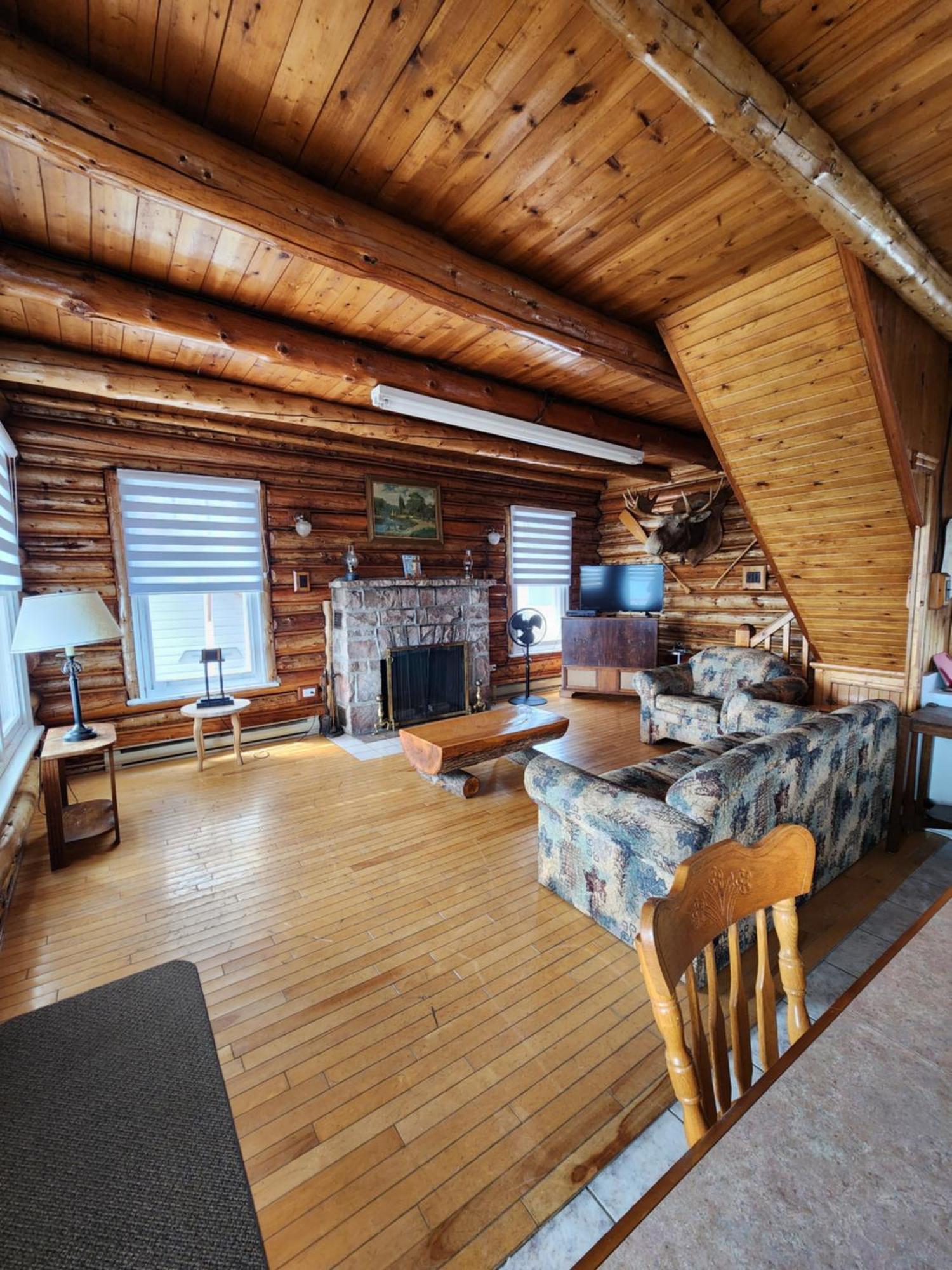 Motel Et Chalets Bo-Fleuve Evangeline Saint-Siméon Εξωτερικό φωτογραφία